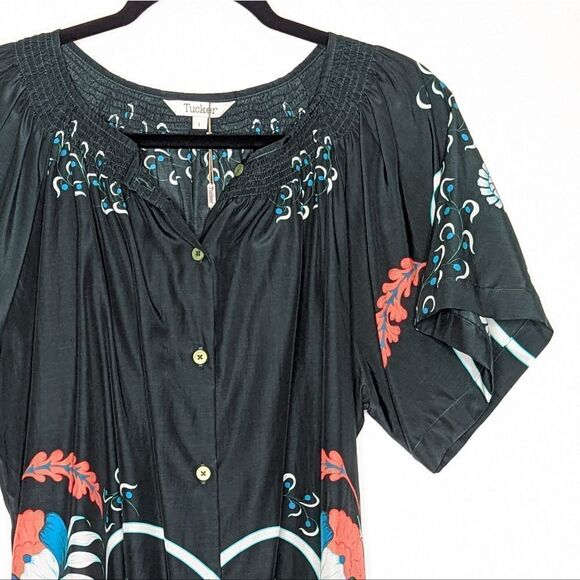 Tucker Short Sleeve Classic Blouse Emerald Dutch Blossoms in Silk Cotton - Picture 3 of 8